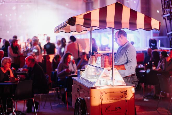 Frische Glace von der Gelateria RIVA